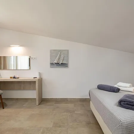 Iniada - Beachside Haven By Etouri * La Canée