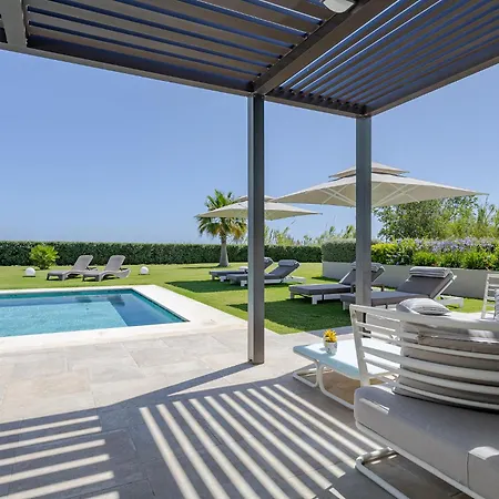Iniada - Beachside Haven By Etouri