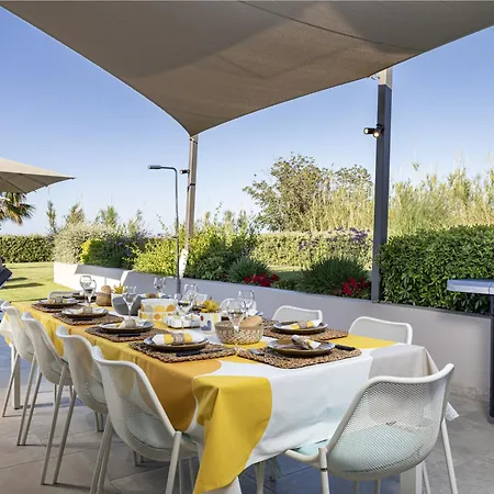 Iniada - Beachside Haven By Etouri Villa