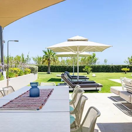 Iniada - Beachside Haven By Etouri