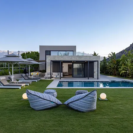 Villa Iniada - Beachside Haven By Etouri *