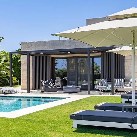 Iniada - Beachside Haven By Etouri *