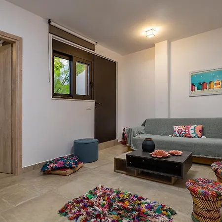 Iniada * Hriszí Aktí Haniá