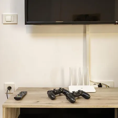 Iniada فيلة خانيا